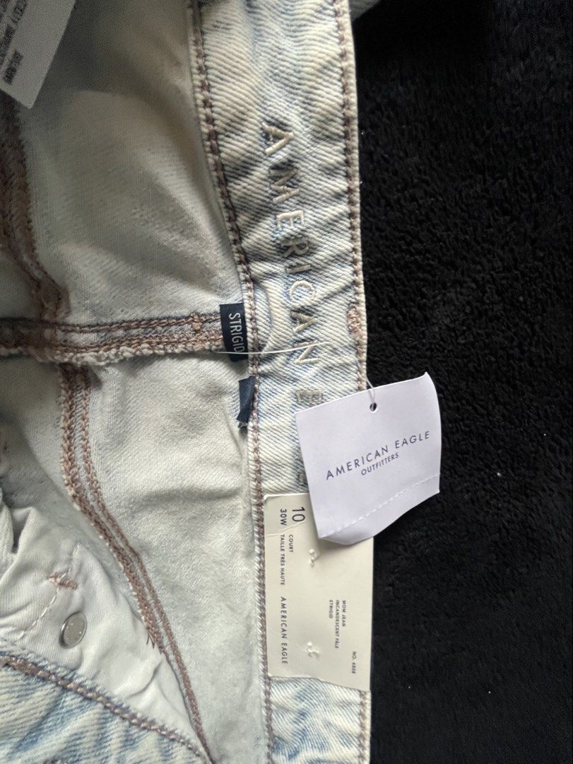 American Eagle US10 BNEW (Category: Jeans) located in Manila. Submitted by swift_tiny_treasure (Listing ID 1458965232, Image 2). Description: .