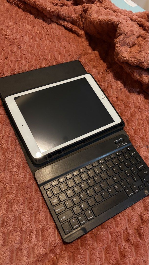 Apple iPad 8th Gen 128GB Gold with Keyboard Case (Category: iPad) located in General Trias. Submitted by _shanetamil (Listing ID 1458901110, Image 2). Description: - iPad 8th Generation - 128GB Storage - WIFI + Cellular - Gold Color - Includes Black Keyboard Case and Charger - Ideal for School & Work - Ready for a New Owner.