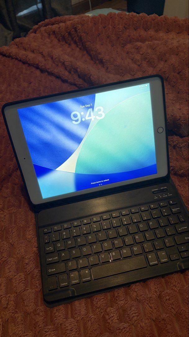 Apple iPad 8th Gen 128GB Gold with Keyboard Case (Category: iPad) located in General Trias. Submitted by _shanetamil (Listing ID 1458901110, Image 1). Description: - iPad 8th Generation - 128GB Storage - WIFI + Cellular - Gold Color - Includes Black Keyboard Case and Charger - Ideal for School & Work - Ready for a New Owner.
