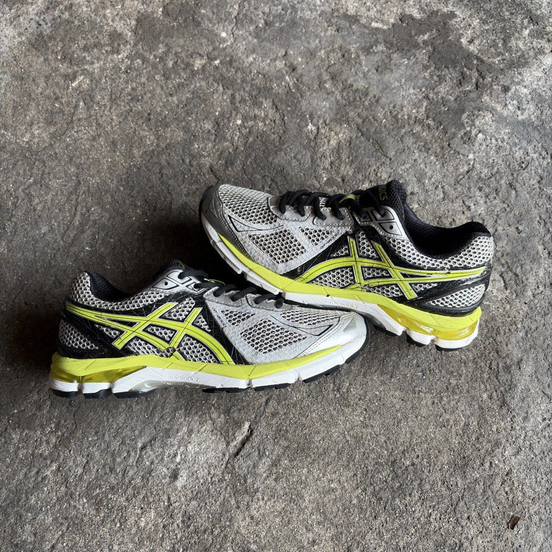 Asics GT-2000 3 Running - Silver/Lime Yellow (Category: Sneakers) located in Taguig. Submitted by _grailedph (Listing ID 1459081141, Image 3). Description: Asics GT-2000 3 Running - Silver/Lime Yellow Authentic Size: 7.5mens/25.5cm Signs of usage (Check pics) Wearable Pair only/As is Good Condition ₱ 1,000.