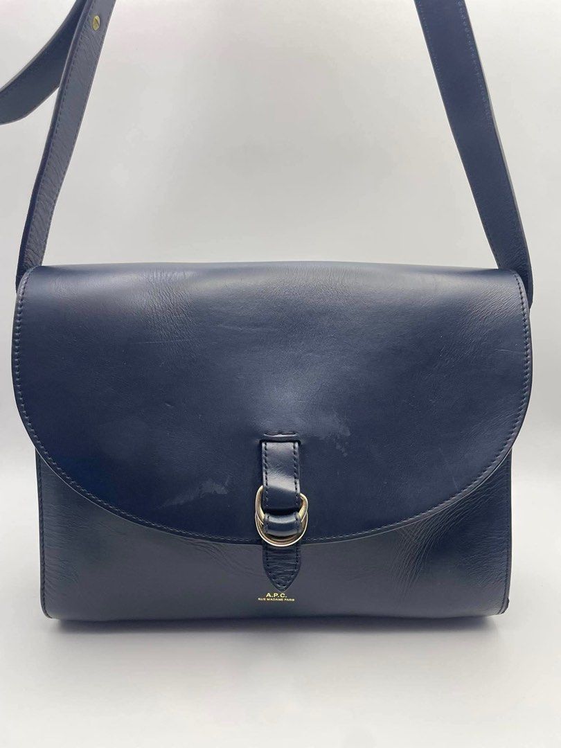 Authentic APC Alicia messenger medium. (Category: Cross-body Bags) located in Cagayan de Oro. Submitted by borse_de_amore (Listing ID 1459033239, Image 2). Description: Authentic APC Alicia messenger medium. Rank AB signs of use only overall very good presentable condition pa. Fits iPad. 🏷️4,800 only.