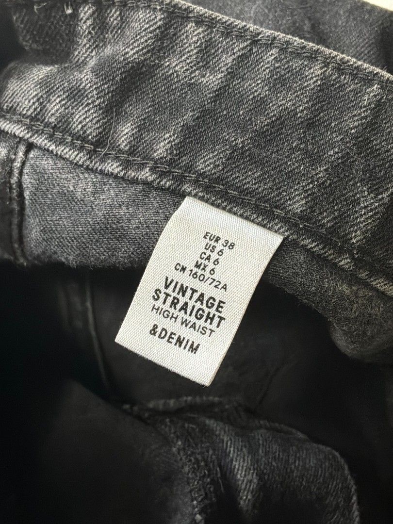Authentic h&m black jeans (Category: Jeans) located in Manila. Submitted by belair06 (Listing ID 1458929019, Image 3). Description: Authentic new h&m black jeans straight cut jeans can pass as new, no flaws, great condition rfs: tumaba na me, stored in closet ever since bought for 1,750 in megamall. used once only.