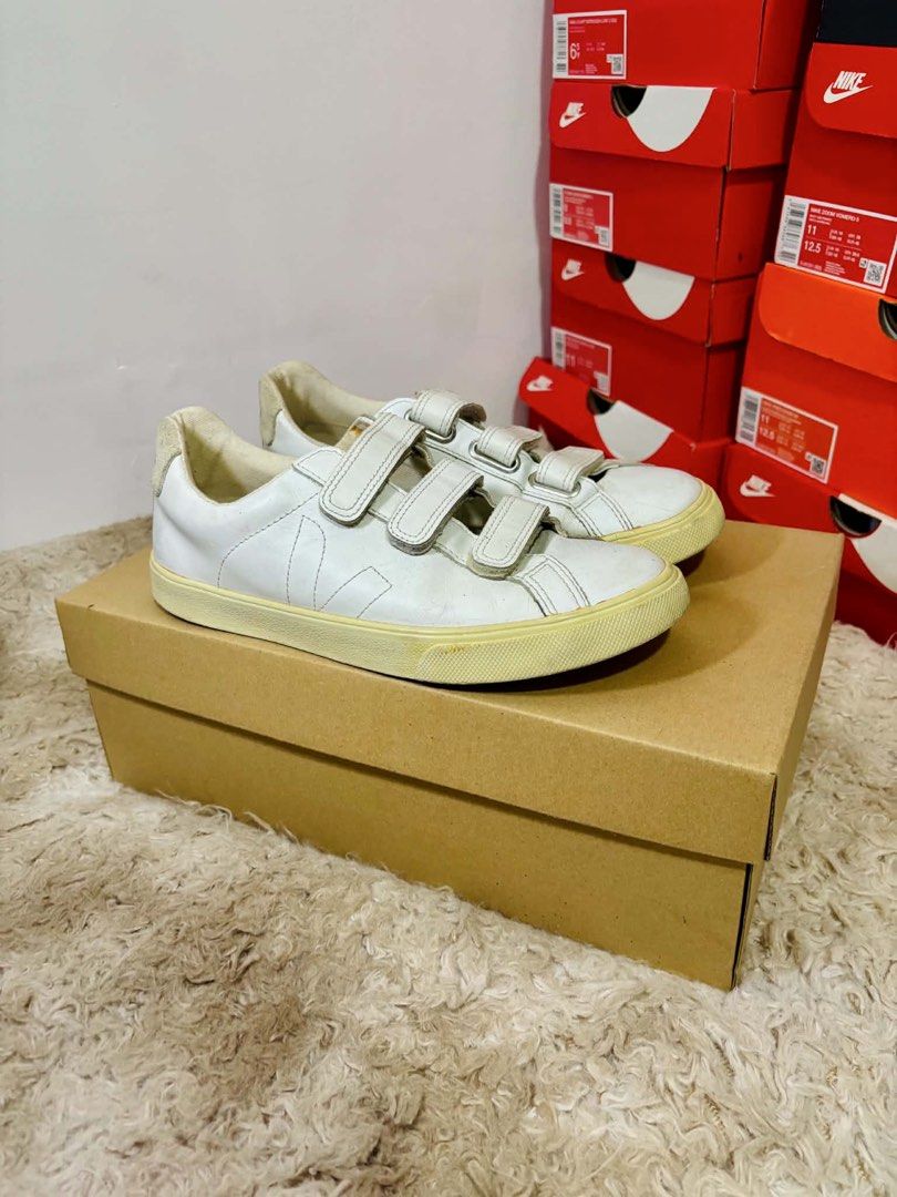 Authentic Veja Velcro (Category: Sneakers) located in San Mateo. Submitted by maki1982 (Listing ID 1458934398, Image 1). Description: Authentic Veja Signs of use, good cond useable 699 + sf.