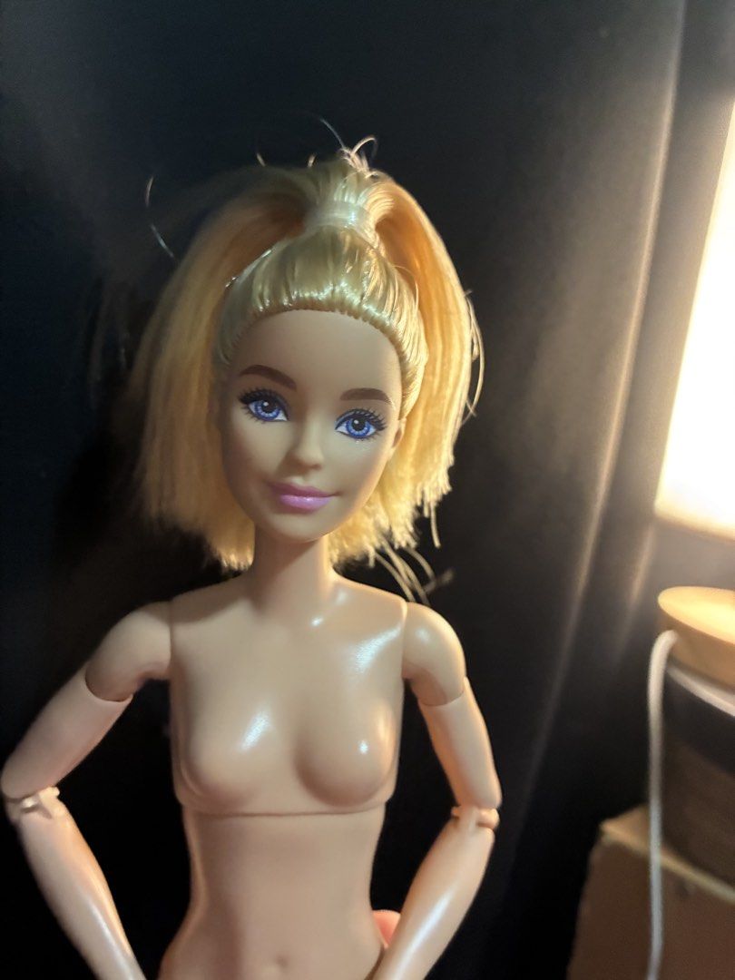 Barbie Made to Move (Neutra) (Category: Kids Toys) located in Paranaque City. Submitted by roselyn.daria (Listing ID 1459040577, Image 3). Description: — Tight joints - Swapped hands - perfect for customizing and rebodying - mop: gcash - mod: jnt.