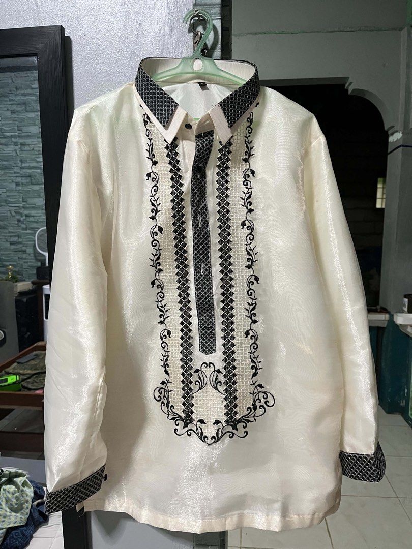 Barong Tagalog (Category: Formal Shirts) located in Cavite. Submitted by fastylux (Listing ID 1459011223, Image 1). Description: Only worn once and still in excellent condition..