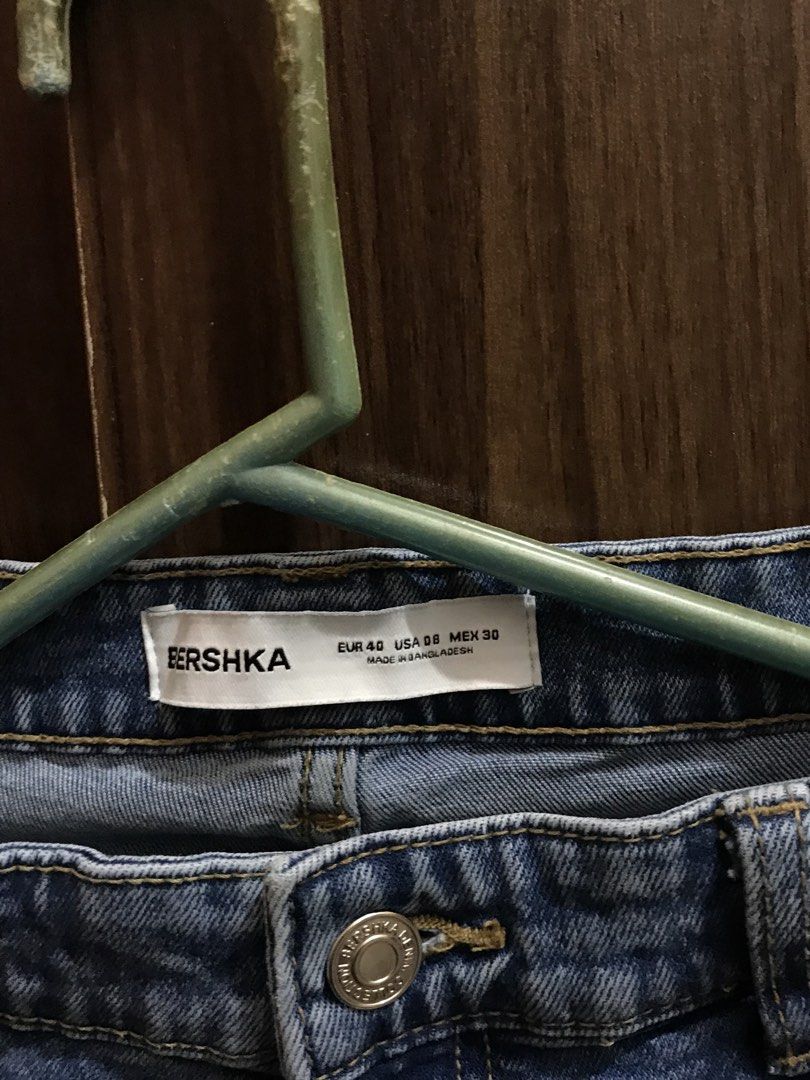 Bershka Blue Denim Jeans (Category: Jeans) located in Manila. Submitted by eunicemarzan (Listing ID 1459025678, Image 3). Description: Size: 30 waist Altered for 5'3 girlies Straight cut.