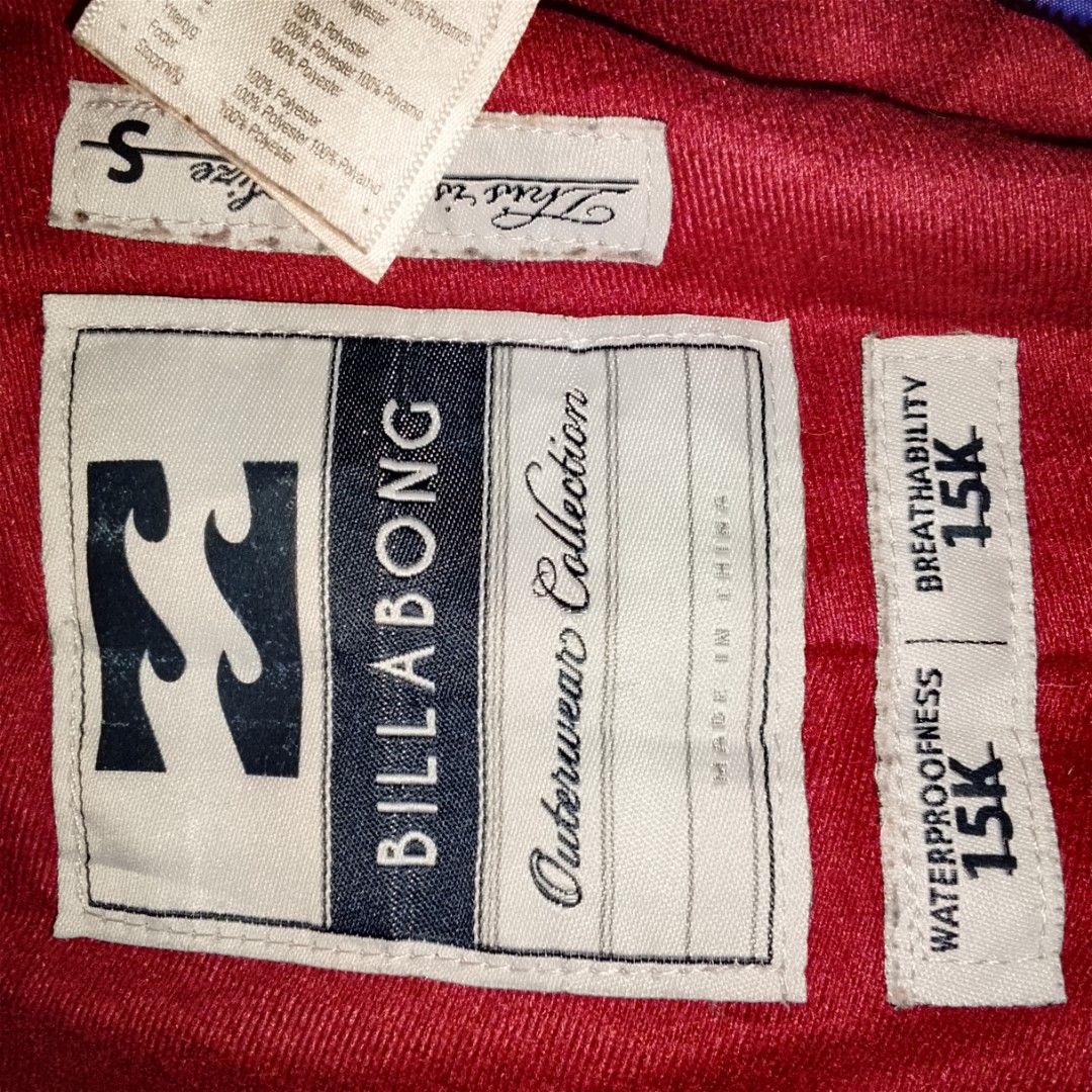 BILLABONG WATERPROOF FLARED BEADED PANTS (Category: Jeans) located in Atimonan. Submitted by by.reese (Listing ID 1459023955, Image 2). Description: has cuts and lil stains, need wash and repair! I swear maganda pero lp kasi may issue.