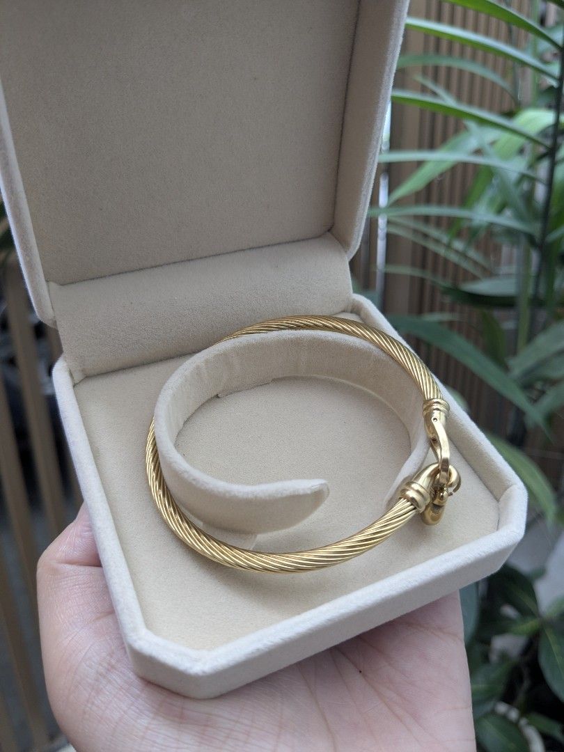 BKK Full Gold Tone Bangle Bracelet (Category: Bracelets) located in Quezon City. Submitted by nnncorner (Listing ID 1459023258, Image 3). Description: BKK Full Gold Tone Heart Bangle New with box Hypoallergenic Non tarnished Fits 15-20cm wrist only 690.