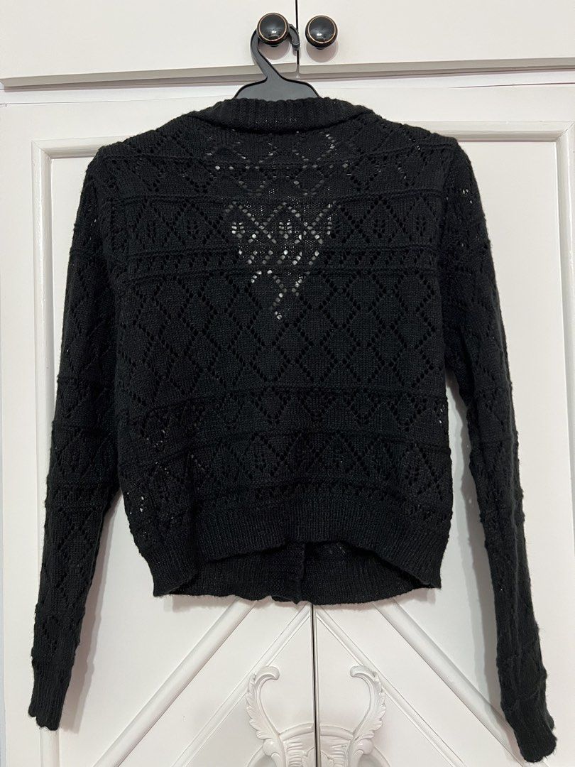 Black Knitted Cardigan (Category: Longsleeves) located in Las Pinas. Submitted by bangtanbey (Listing ID 1458912435, Image 2). Description: Washed only but never used From bkk thailand FREE SIZE.