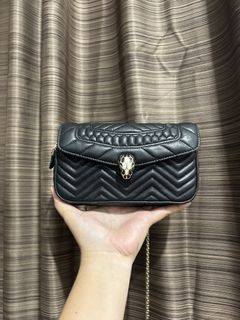 (Category: ) located in . Submitted by houseofluxury.co (Listing ID 1458932859, Image 1). Description: .