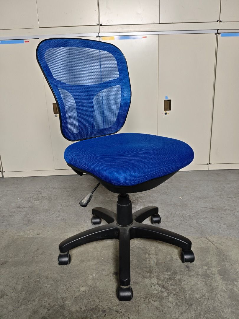Blue Mesh Back Office Chair with Swivel Base (Category: Office Furniture & Fixtures) located in Quezon City. Submitted by kevinmacabata12997160 (Listing ID 1458968846, Image 3). Description: - Breathable blue mesh back for comfort - Padded seat for extended sitting - Smooth swivel and rolling base - Adjustable height for personalized fit - Ideal for home office or professional workspace - Ready for its new owner!.