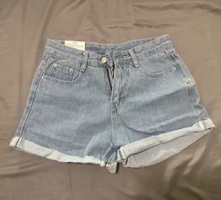 (Category: ) located in . Submitted by daisydiaries (Listing ID 1458924697, Image 1). Description: .