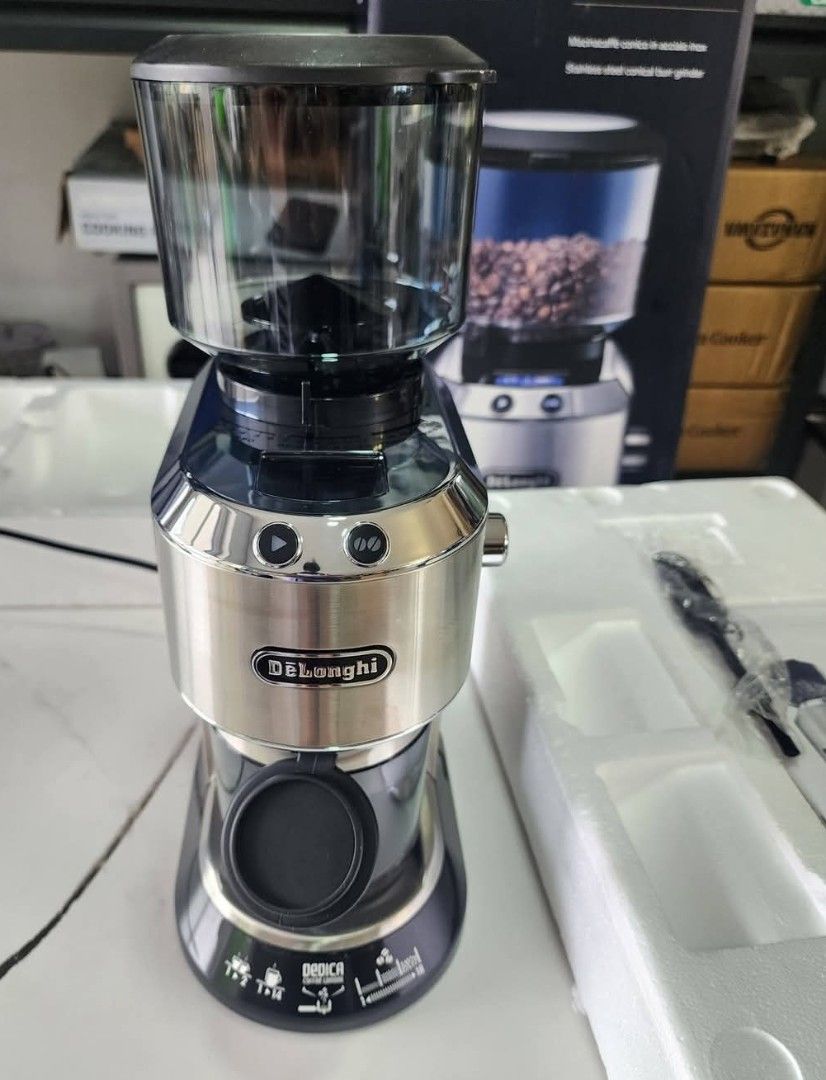 BRAND NEW DELONGHI GRINDER (Category: Juicers, Blenders & Grinders) located in Bulacan. Submitted by iamvanillapeach (Listing ID 1458945185, Image 2). Description: Brand new with 30 days service warranty. 📩.