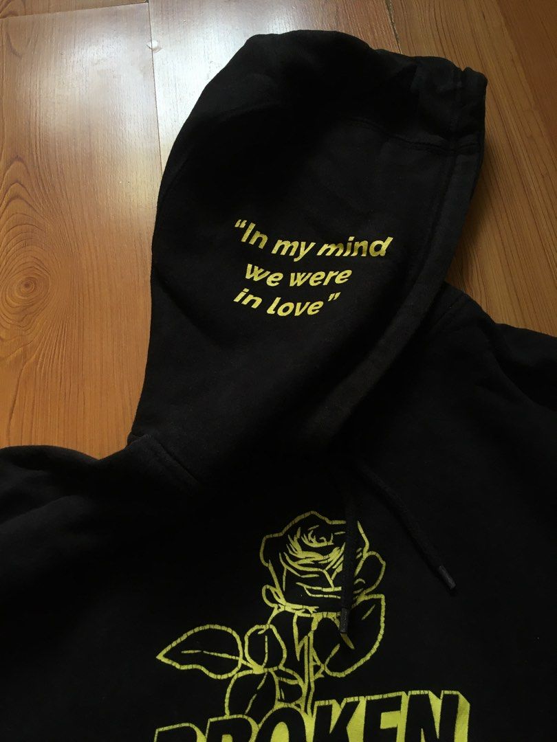 Broken promises hoodie (Category: Coats, Jackets and Outerwear) located in San Juan City. Submitted by sashoppeepipi (Listing ID 1458889206, Image 3). Description: .