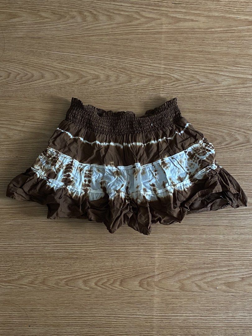 Brown and White Tie-Dye Tiered Skort (Category: Skirts) located in Quezon City. Submitted by dcbys (Listing ID 1458949307, Image 1). Description: never used like bnew .