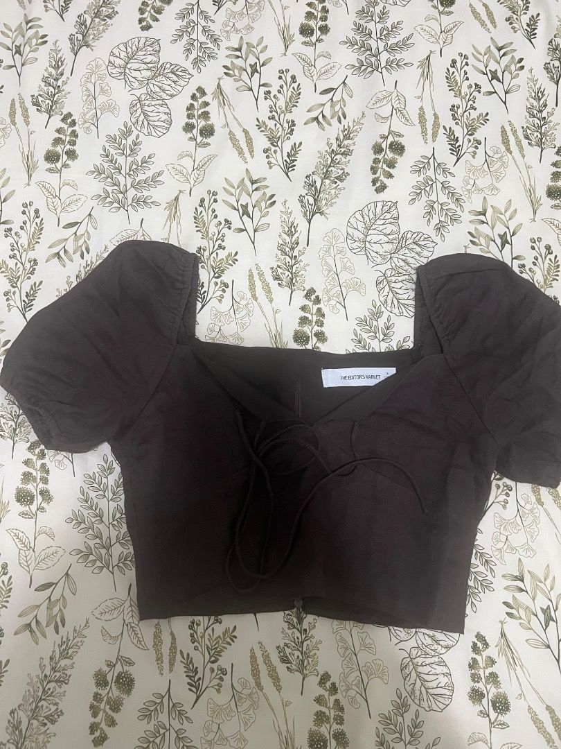 Brown linen crop top (Category: Blouses) located in Quezon City. Submitted by warmcloud_1b529c (Listing ID 1459075868, Image 1). Description: .