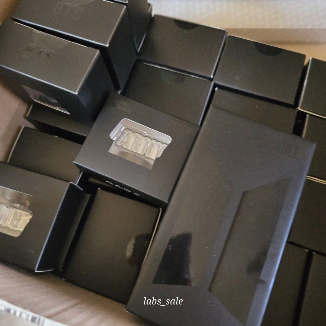 BTS Official LS lightstick parts accessory bts army (Category: K-Wave Merchandise) located in Caloocan City. Submitted by labs_bts (Listing ID 1458966152, Image 1). Description: .
