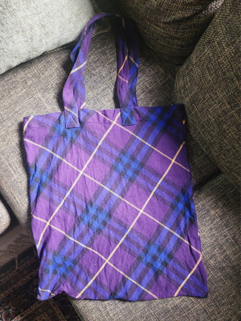 Burberry London Oversized Tote Bag (Category: Tote Bags) located in Binan City. Submitted by dottienook (Listing ID 1458971124, Image 2). Description: dim: approx. 21in x 24in sf at buyers expense. dm for more details.