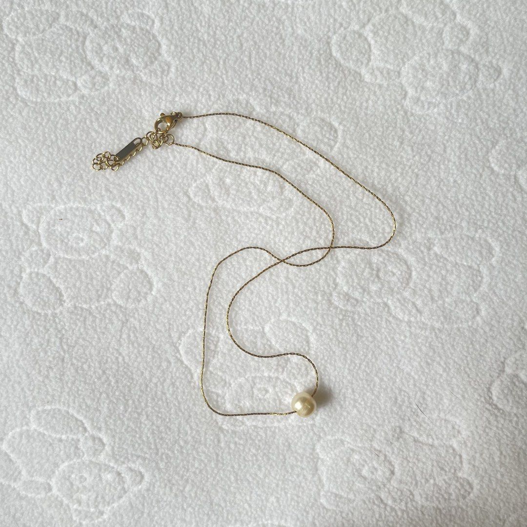 Burvon Pearl Collection Necklace (Isla) (Category: Body Jewelry) located in Bulacan. Submitted by koolkart (Listing ID 1458937737, Image 2). Description: product description - chain type: box - measurement (cm): 40.5 (0.5 x 2.5) - color: gold - original price: 760 - used for several times, then stored on a jewelry case - flaws: the pearl has scratches - with box - box is supposedly for rings hence the size, but still a good fit to store the neckl