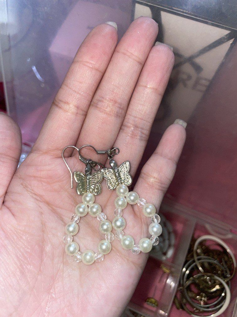 Butterfly Pearl Hook Earrings (Category: Earrings) located in Bulacan. Submitted by ohyul.06 (Listing ID 1458991820, Image 2). Description: .