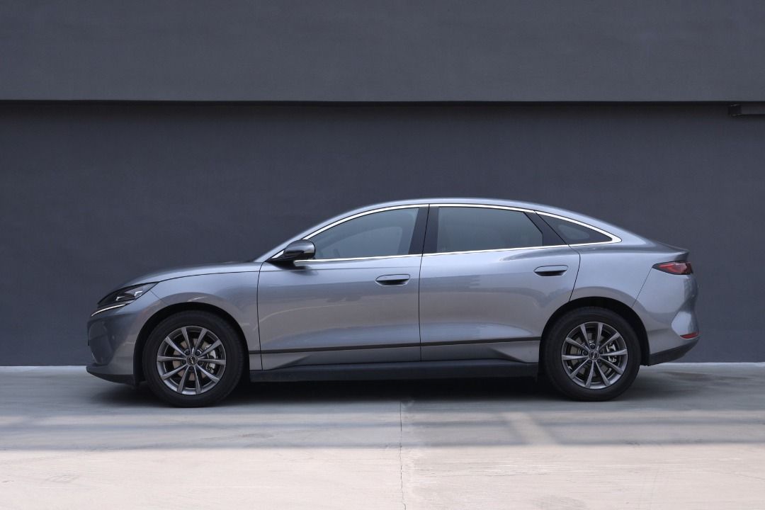 BYD Seal 6 Electric Premium (Category: Used Cars) located in Singapore. Submitted by carzworld.pteltd (Listing ID 1458951360, Image 2). Description: Viewing Strictly By Appointment Only! Low Interest Rate & Flexible Bank / In House Loan Available All Trade-In Are Welcome Message to: 💬96437773 Features 127HP (95KW) Electric Motor, 64KWh BYD Blade Battery, Up To 425Km WLTC Range, DC Fast Charging. Accessories 360° Camera, Electric Adjustable Front