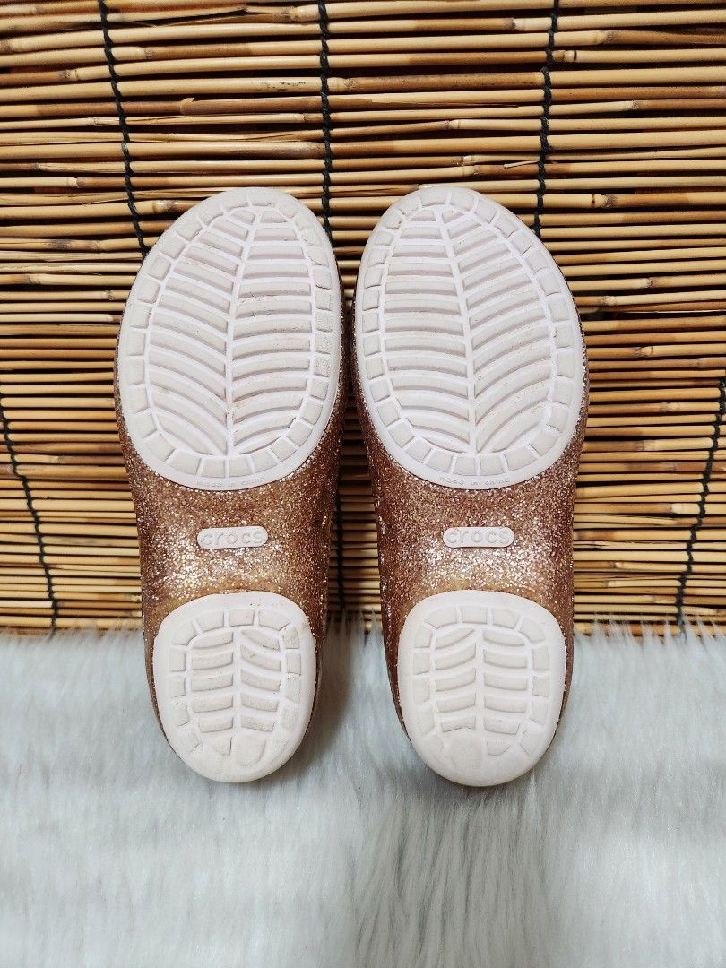 C13- Preloved Original Crocs for Kids (Category: Babies & Kids Fashion) located in Navotas City. Submitted by FluffyFeet (Listing ID 1459011041, Image 3). Description: NEW ARRIVAL❗️ This is a PRELOVED ORIGINAL CROCS FOR KIDS❗️❗️ Please manage your expectations ❤️ 📌Strictly MINE NOW, PAY NOW ONLY❗️ (Unless suki na po na maayos kausap at iwas cancellation) 📌You may ask for other photos before placing order/s STRICTLY NO RETURN, NO EXCHANGE UNLESS