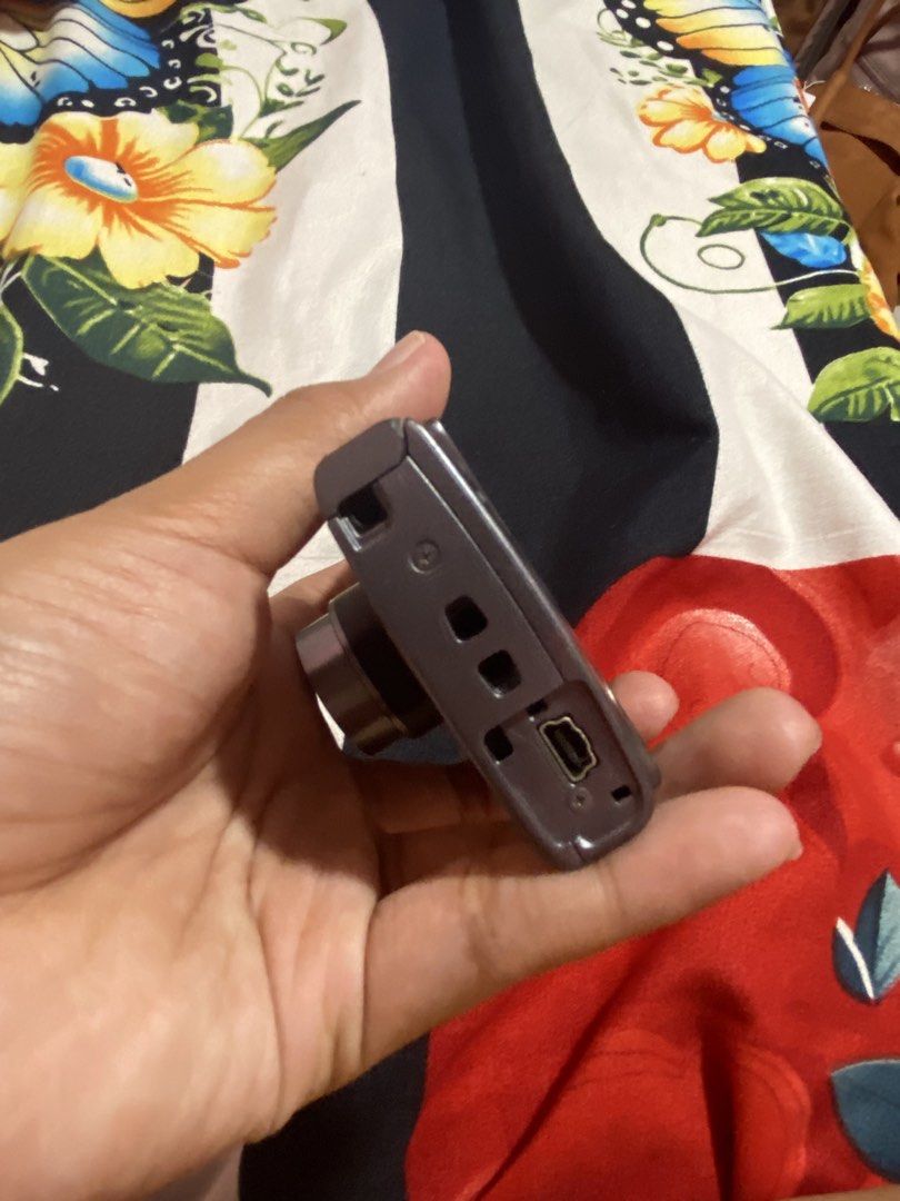 Canon a3500 IS for parts (Category: Cameras) located in Legazpi City. Submitted by rcg.japan_pasabuy (Listing ID 1459047682, Image 3). Description: for parts or if gusto niyo ipaayos goods pa siya dati pag charge ko biglang nag open lens tapos di na bumalik kayo na bahala magpa ayos offer po. makinis outer need lang cleaning lcd.
