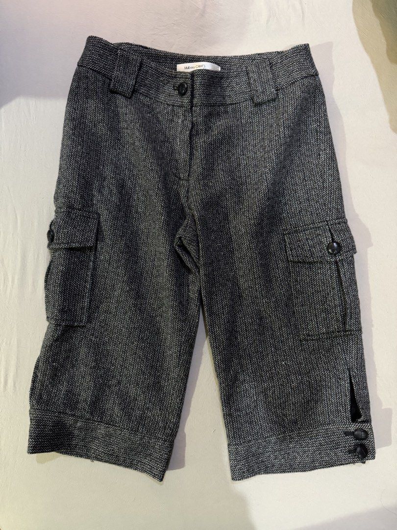 Capri Pants (Category: Other Bottoms) located in Mandaluyong City. Submitted by xela.tings (Listing ID 1459084219, Image 1). Description: Grey herringbone wool capri pants Size 40 on tag Check measurements on pics.