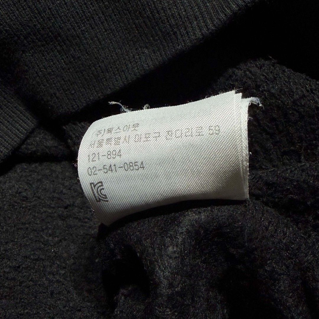 Carhartt Faculty Sweatshirt Black Yellow Logo (Category: Coats, Jackets and Outerwear) located in Dagupan City. Submitted by kiroshi12 (Listing ID 1458998913, Image 3). Description: - Authentic Black Carhartt sweatshirt - Yellow Carhartt logo across the chest - Ideal for casual everyday wear.