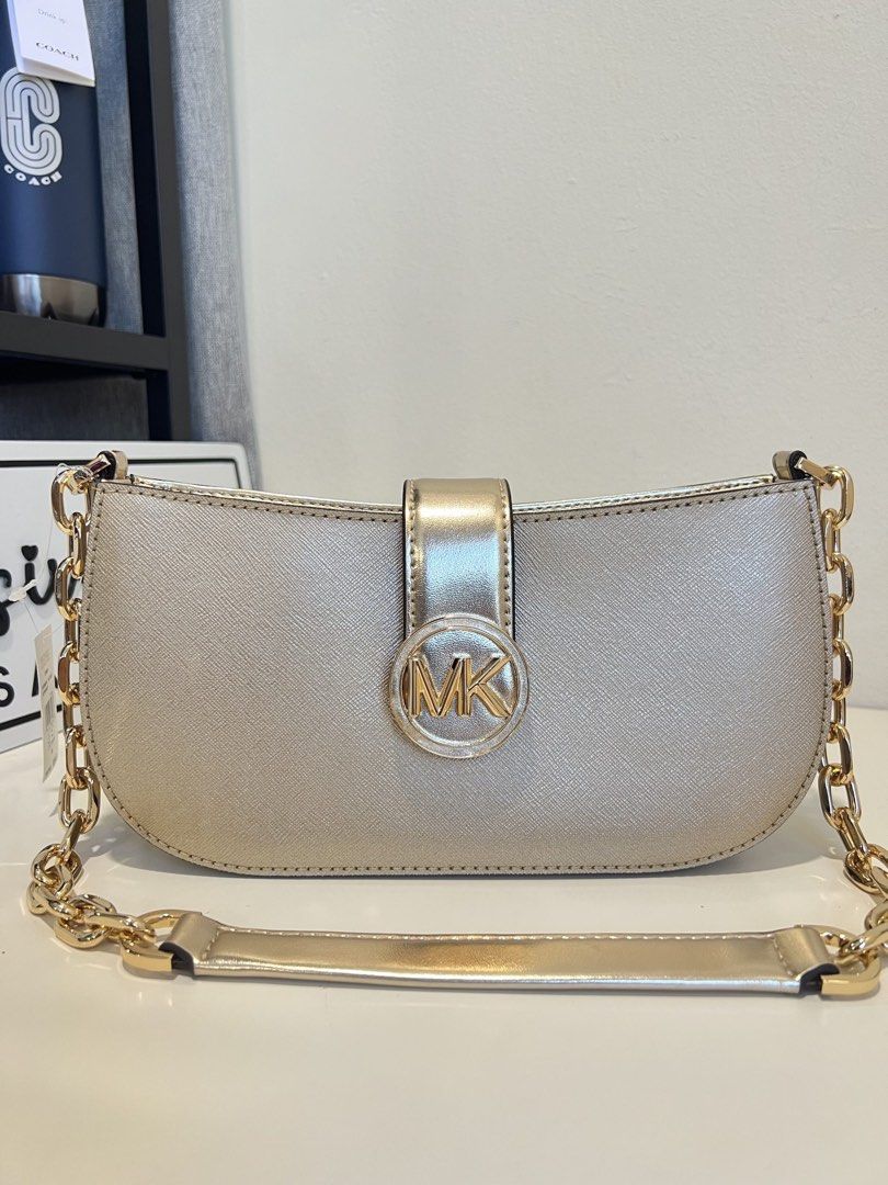 Carmen Shoulder Bag (Category: Shoulder Bags) located in Abucay. Submitted by lovieauthenticmerchandise (Listing ID 1459073969, Image 1). Description: .