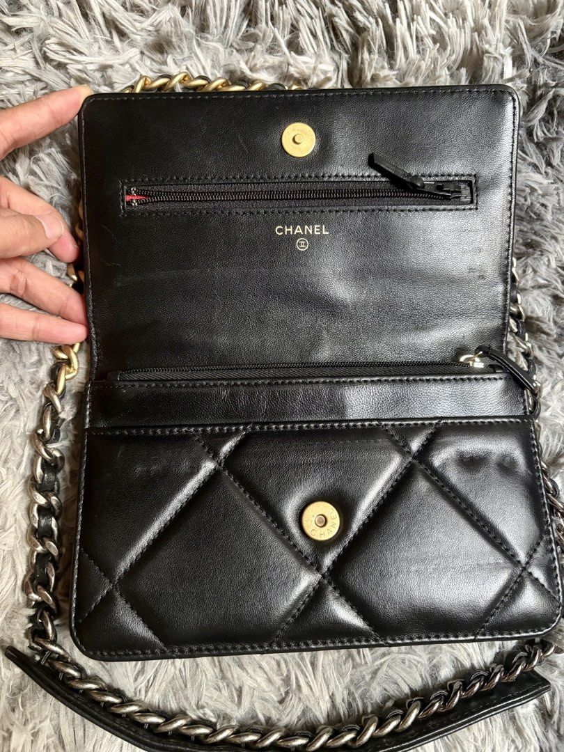 CHANEL19 (Category: Luxury Bags & Wallets) located in Manila. Submitted by jlj_v.2_oshop (Listing ID 1458965545, Image 3). Description: Black quilted lambskin Chanel 19 Wallet on Chain (WOC) featuring mixed gold-tone, silver-tone, and ruthenium hardware. Kasya 2cps and short wallet. I bought these collections of bags and shoes from a seller friend who sources boxes from Japan, Korea, and Thailand. These are preloved and well-loved items. Authenti
