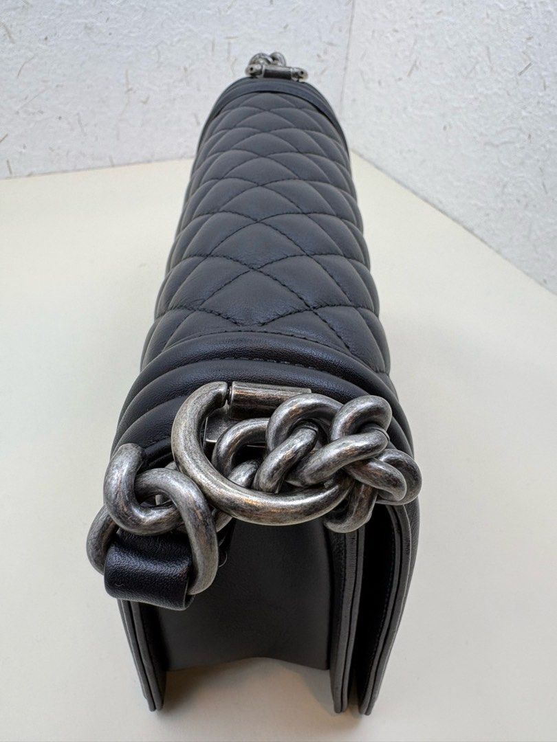 CHANEL 香奈兒 黑卡29開 Leboy中號 黑銀菱格紋牛皮鏈條單肩斜挎包 25cm （分類：手袋及銀包）位於 Hong Kong。 由 little_bee_hk 提交（商品編號 1458914490，圖片 2）。簡介： 。