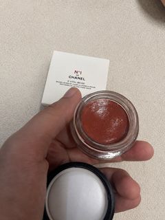 (Category: ) located in . Submitted by simplydecluttering_makeup (Listing ID 1459010407, Image 1). Description: .