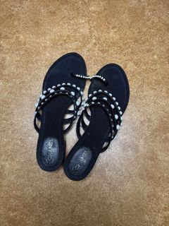 (Category: ) located in . Submitted by shoerarefinds (Listing ID 1459018491, Image 1). Description: .