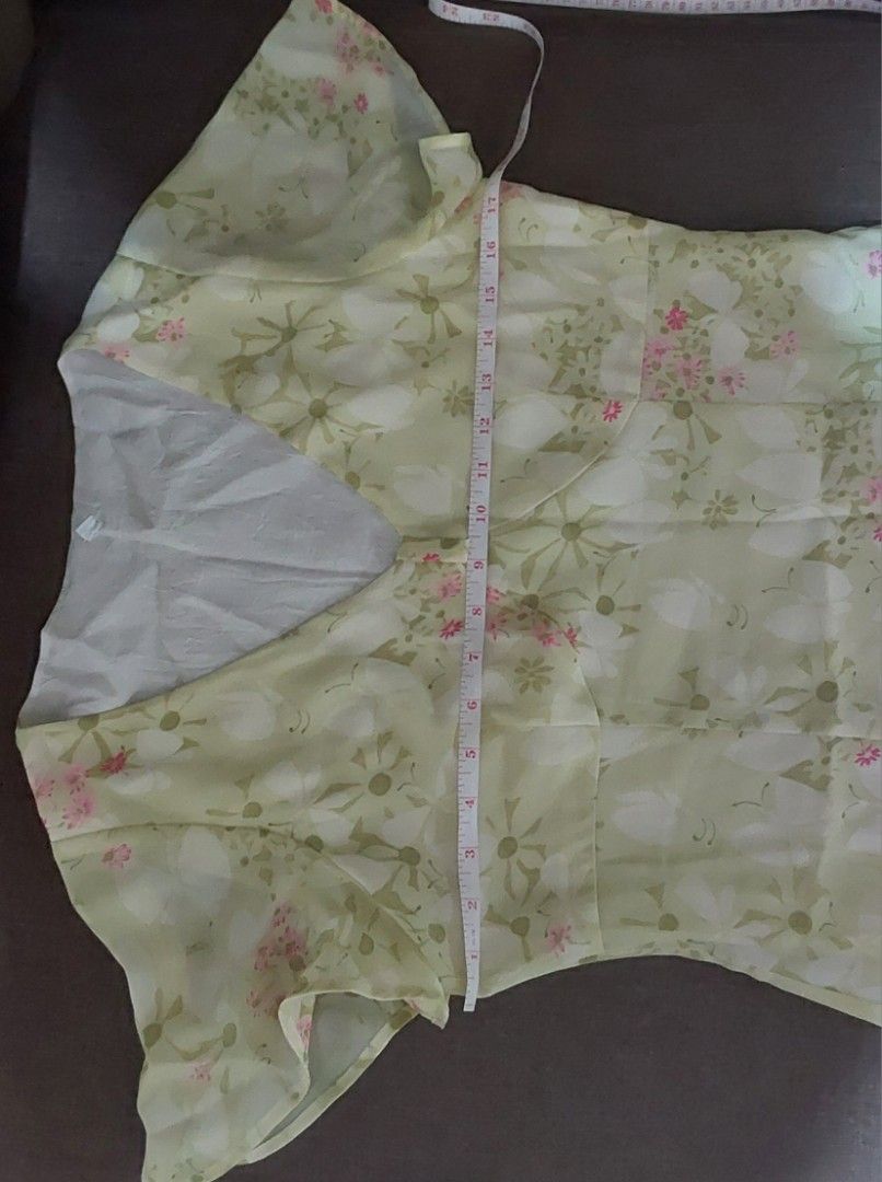 Chiffon Floral Dress (Category: Dresses) located in Bulacan. Submitted by yessamien05 (Listing ID 1458907216, Image 2). Description: No damage.