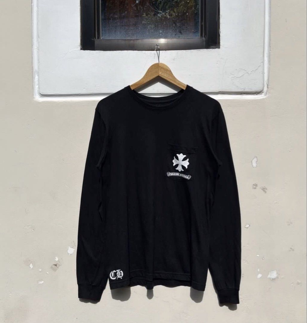 CHROME HEARTS CROSS ILLUSION LOGO L/ S (Category: Coats, Jackets and Outerwear) located in Baguio. Submitted by closetgc.clothingshop (Listing ID 1458914960, Image 2). Description: Guaranteed authentic In excellent condition Size medium on tag fits large 9.8/10 condition .