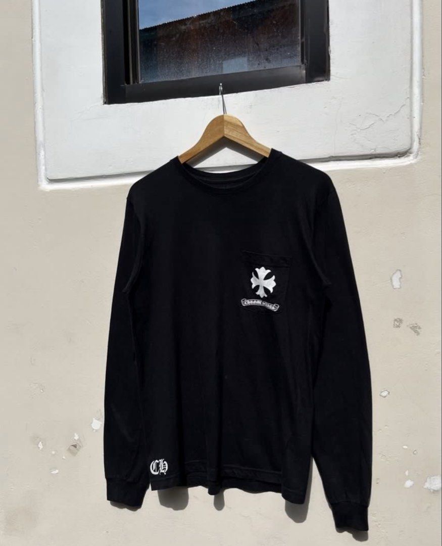 CHROME HEARTS CROSS ILLUSION LOGO L/ S (Category: Coats, Jackets and Outerwear) located in Baguio. Submitted by closetgc.clothingshop (Listing ID 1458914960, Image 3). Description: Guaranteed authentic In excellent condition Size medium on tag fits large 9.8/10 condition .