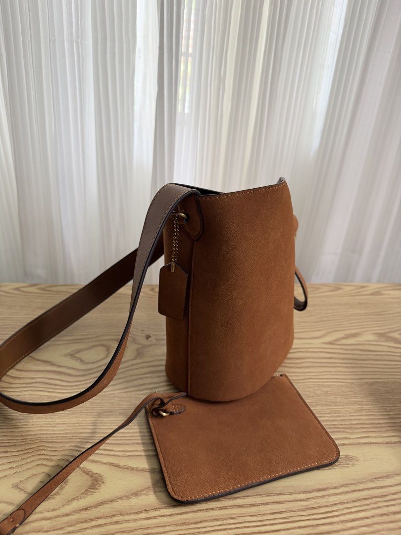 Coach Bleecker (Category: Cross-body Bags) located in Marikina City. Submitted by littlesol.collection (Listing ID 1458944660, Image 2). Description: Used Once Given as a gift.