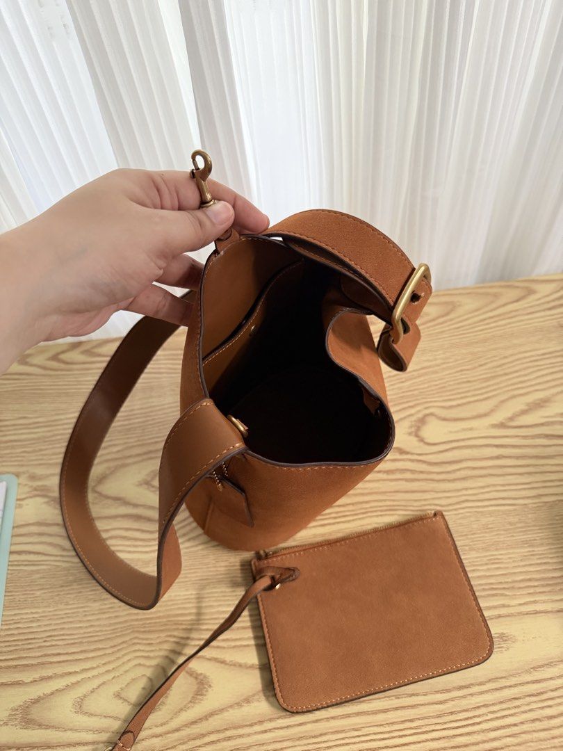 Coach Bleecker (Category: Cross-body Bags) located in Marikina City. Submitted by littlesol.collection (Listing ID 1458944660, Image 3). Description: Used Once Given as a gift.