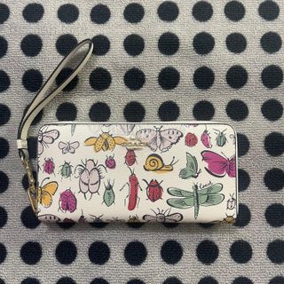 (Category: ) located in . Submitted by fashion.luxe.collection (Listing ID 1458961765, Image 1). Description: .