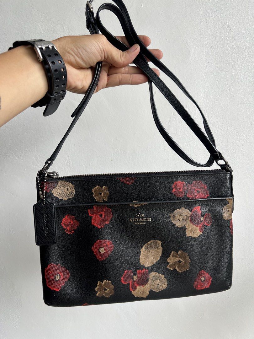 Coach Crossgrain Cherry Blossom Floral Pop (Category: Luxury Bags & Wallets) located in Bacolod City. Submitted by novymae23 (Listing ID 1458896014, Image 2). Description: Coach Crossgrain Cherry Blossom Floral Pop Crossbody Excellent Condition.