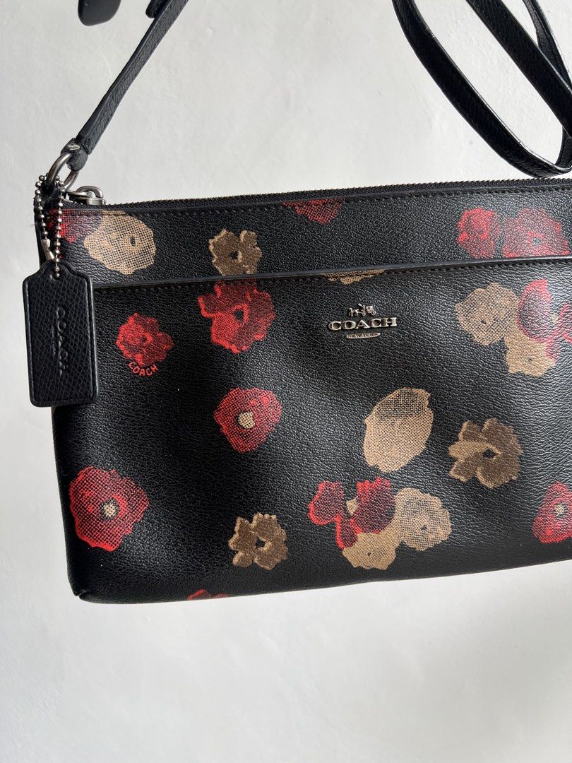 Coach Crossgrain Cherry Blossom Floral Pop (Category: Luxury Bags & Wallets) located in Bacolod City. Submitted by novymae23 (Listing ID 1458896014, Image 3). Description: Coach Crossgrain Cherry Blossom Floral Pop Crossbody Excellent Condition.