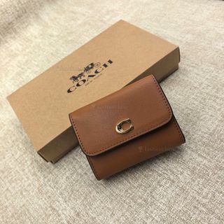 (Category: ) located in . Submitted by fashion.luxe.collection (Listing ID 1458994449, Image 1). Description: .