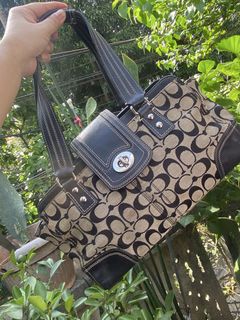 (Category: ) located in . Submitted by baglovers10 (Listing ID 1458944664, Image 1). Description: .