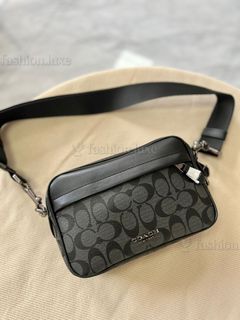 (Category: ) located in . Submitted by fashion.luxe.collection (Listing ID 1459052550, Image 1). Description: .