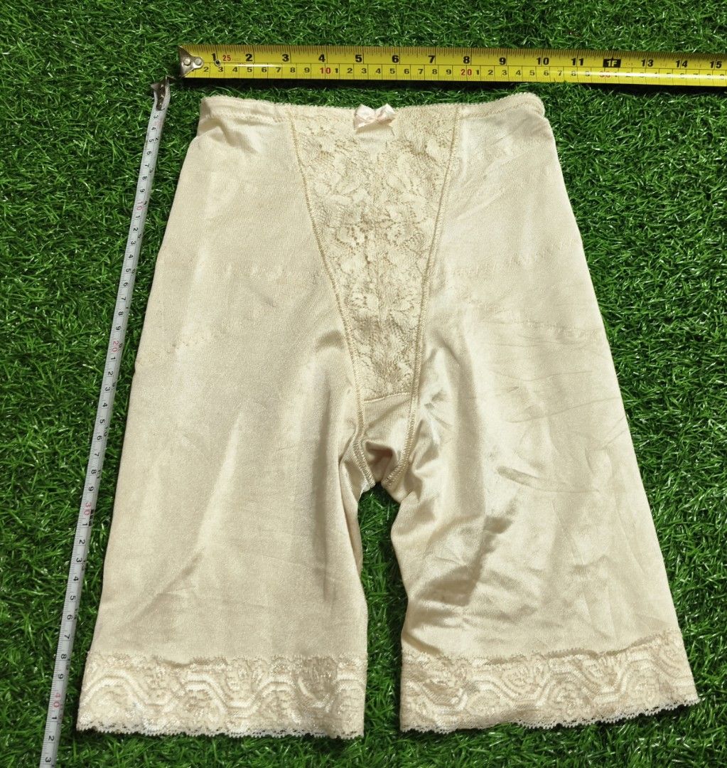 Code : 1253 (Category: New Undergarments & Loungewear) located in Sungai Buloh. Submitted by Zirahh.BndleNightware (Listing ID 1459039505, Image 1). Description: 9/10.