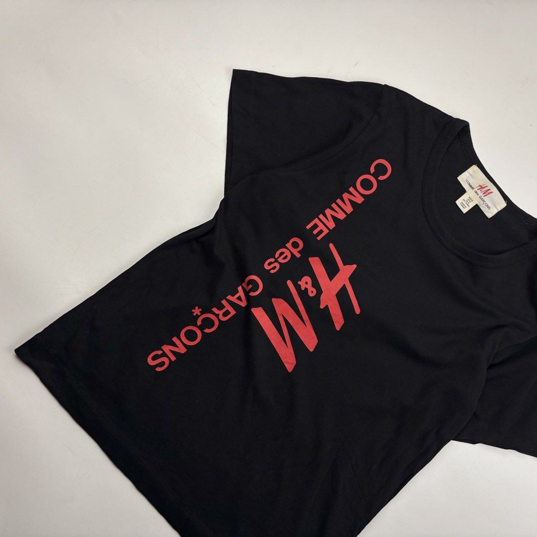 Comme des Garçons x H&M Shirt (Category: Shirts) located in Makati City. Submitted by ragrepository (Listing ID 1459015898, Image 2). Description: Comme des Garçons x H&M Shirt Tagged as Medium Length- 24.5” Pit to pit- 18” Sleeves- 7.5” Shoulder-15” Condition-9/10 Flaw- None .