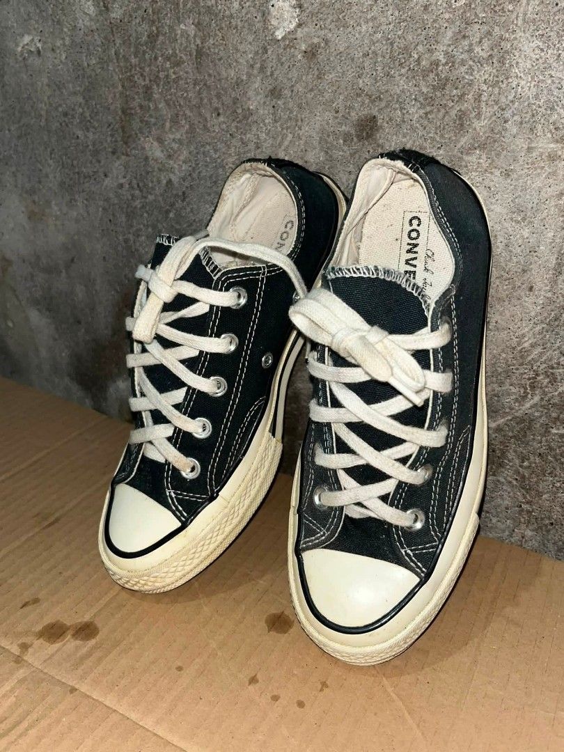 Converse Chuck Taylor All Star '70s Low (Category: Sneakers) located in Sindangan. Submitted by waterbop (Listing ID 1459028655, Image 3). Description: Converse Chuck Taylor All Star '70s Low US Men's: 4 US Women's: 6 UK: 4 EUR: 36.5 KOR / CM: 230 mm (23 cm) EXCELLENT CONDITION COLOR RATE 10/10 ISSUE ( HEEL DRAG SEE PICS ) 1,149 + SF LOC MINDANAO.