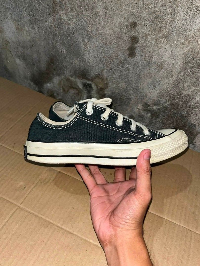 Converse Chuck Taylor All Star '70s Low (Category: Sneakers) located in Sindangan. Submitted by waterbop (Listing ID 1459028655, Image 2). Description: Converse Chuck Taylor All Star '70s Low US Men's: 4 US Women's: 6 UK: 4 EUR: 36.5 KOR / CM: 230 mm (23 cm) EXCELLENT CONDITION COLOR RATE 10/10 ISSUE ( HEEL DRAG SEE PICS ) 1,149 + SF LOC MINDANAO.