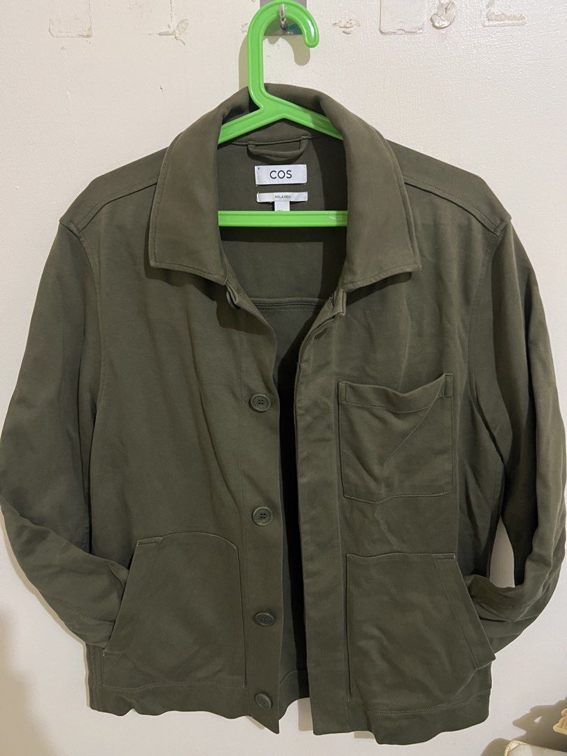 COS Relax Overshirt Jacket Mens - Olive Green (Category: Coats, Jackets and Outerwear) located in San Jacinto. Submitted by rex_finds (Listing ID 1450577869, Image 1). Description: COS Overshirt Jacket for men Size: Oversize Small fits Large Dimes: 19x26.5 inches Armlength: 25 inches Color: Olive Green Complete buttons Like New Excellent condition No issue Complete tags Price is negotiable Feel free to to give a reasonable offer PM for more info.
